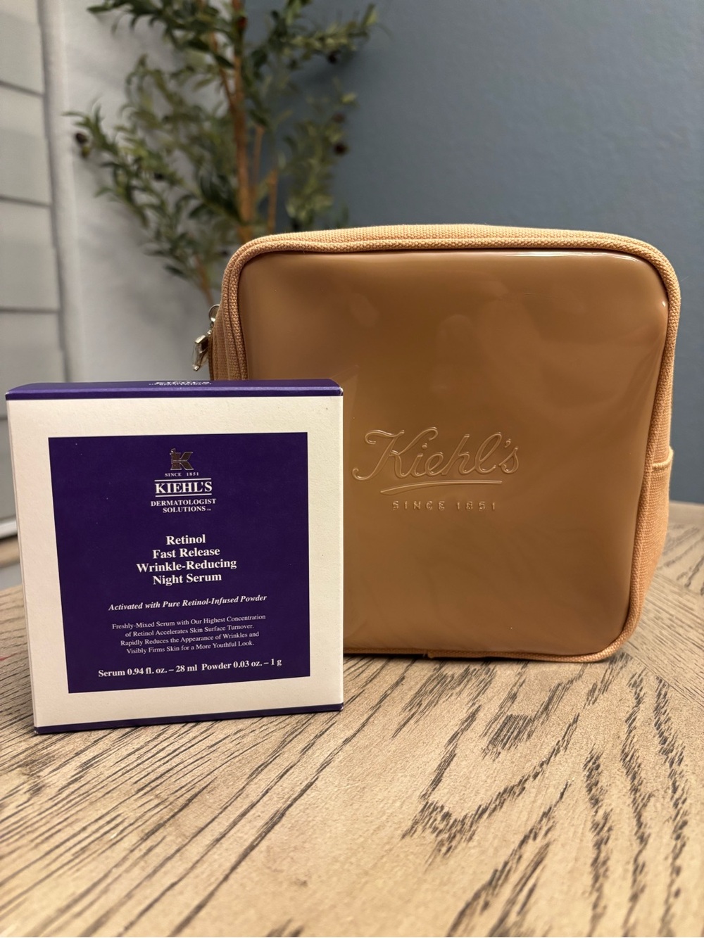 Kiehl’s Retinol Fast Release Wrinkle-Reducing Night Serum w/Cosmetic Bag-NIB